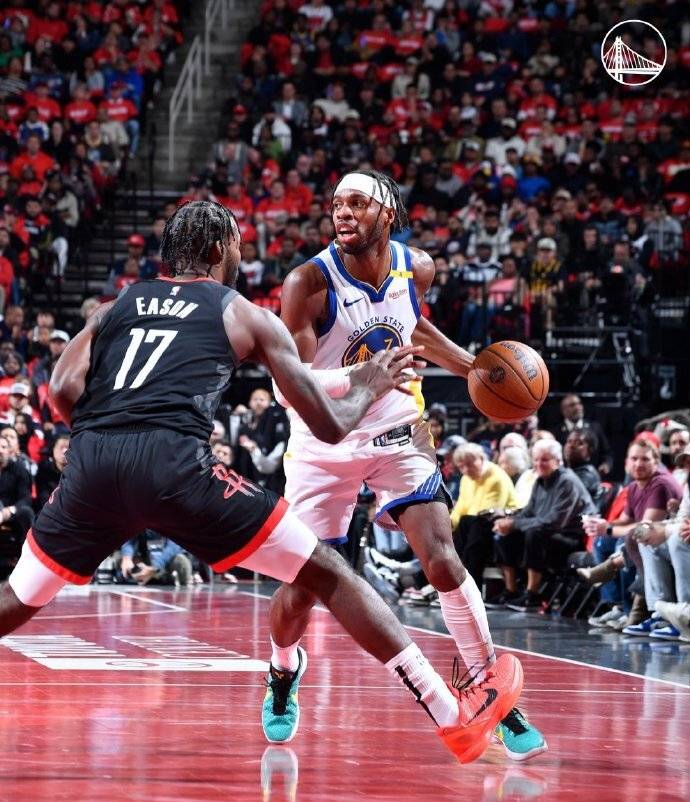 NBA比赛连战连捷，球队士气高涨无人可敌！